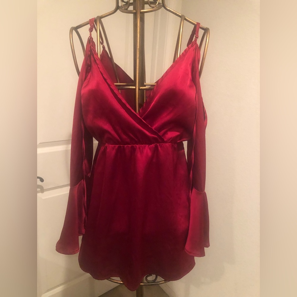 Boohoo cute burgundy dress size 2